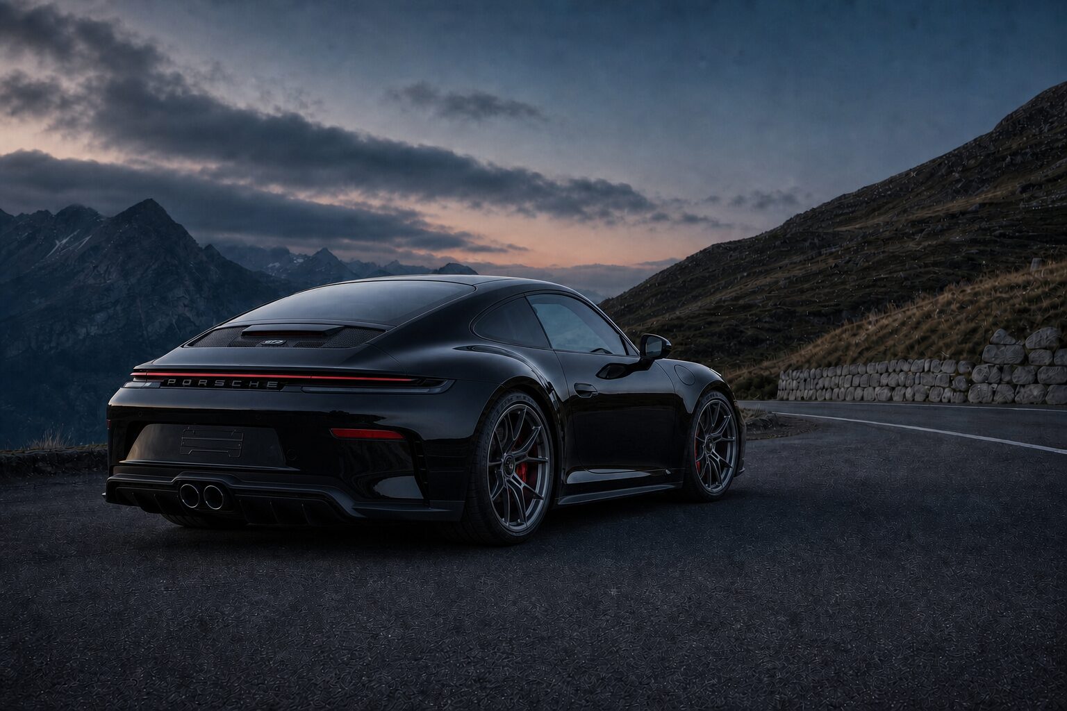 Čistá záď Porsche 911 GT3 Touring bez pevného křídla